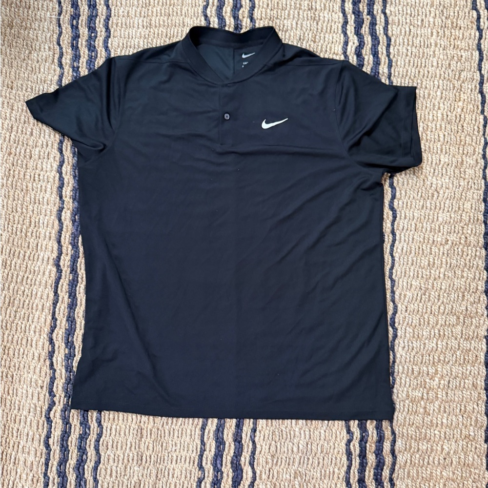 Nike Mens Dri Fit mock collar short sleeve black shirt. NWOT. Size XL